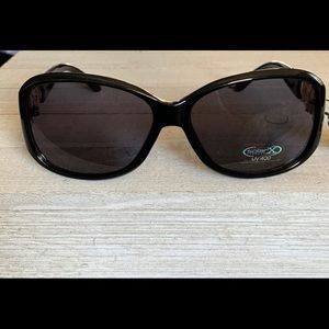Black frames Women’s Fashion Sunglasses NWT
